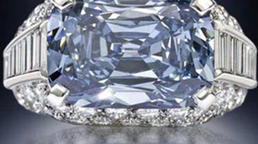 Mavi elmasa rekor fiyat