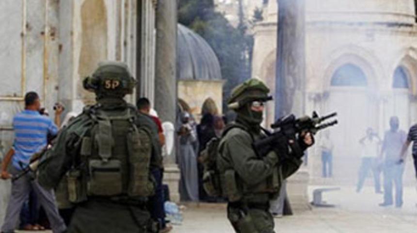 İsrail askerleri AA kameramanını yaraladı