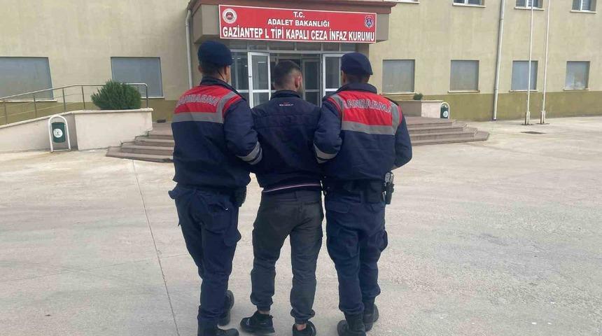 Hırsızlık suçundan 15 yıl cezası bulunan firari yakalandı