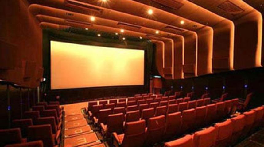 İki sinemaya şok baskın!