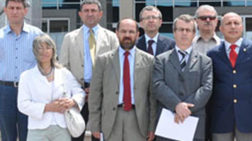 Profes&ouml;re, bakirelik kontrol&uuml; yapmadın davası