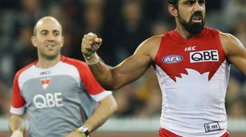 Aborjin oyuncuya 'maymun' hakareti