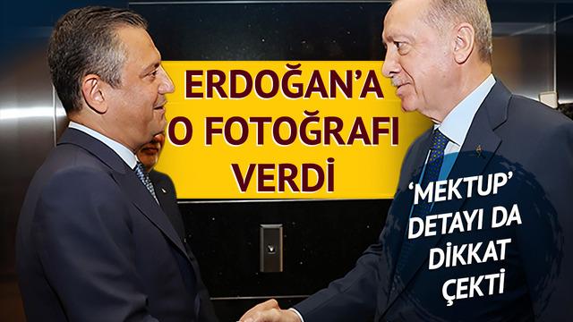 Erdoğan'a o fotoğrafı vermiş! Tarihi görüşmeye damga vuran anlar