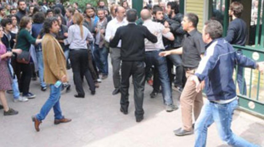 &Uuml;niversitede silah sesleri!