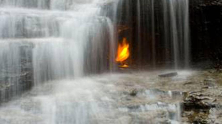 'Sonsuz Ateş Şelalesi&rsquo;nin sırrı &ccedil;&ouml;z&uuml;ld&uuml;