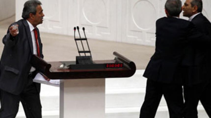 AK Partili ve CHP'li vekiller birbirine girdi