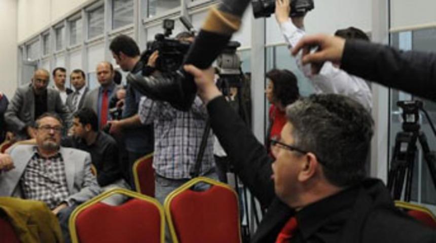 Gazi, takma bacağını fırlattı