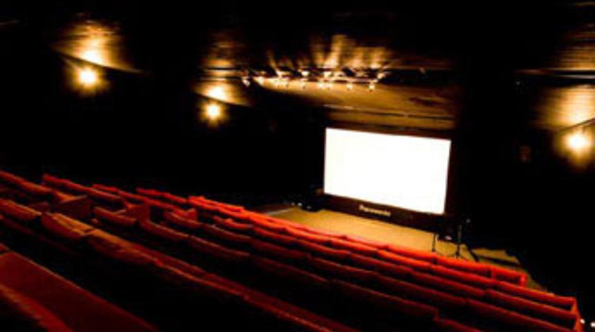 Sinemadaki gay ilişki skandalında şok!