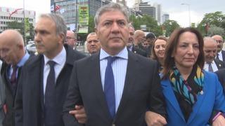 CHP'li milletvekilleri TBMM’den Milli Eğitim Bakanlığına yürüdü