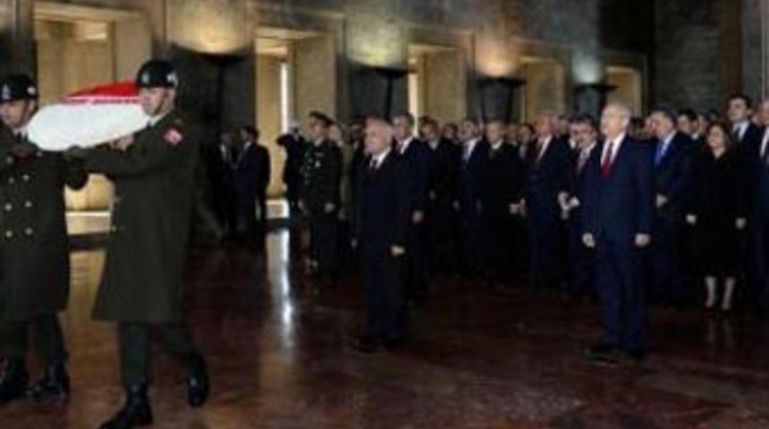 Meclis'teki ilk t&ouml;ren Atat&uuml;rk Anıtı'nda