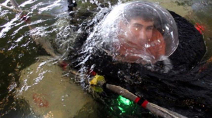 18 yaşında kendi denizaltısını yaptı