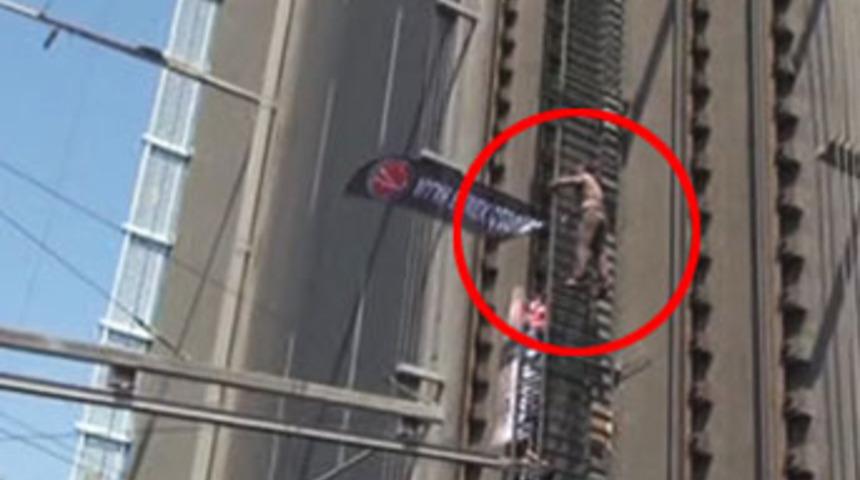 Antikapitalist Müslümanlar köprüye çıktı