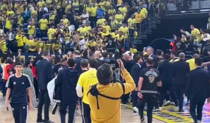 EuroLeague'de olaylı gece! Fenerbahçe Beko-Monaco maçı sonrası ortalık karıştı, polis müdahale etti G1