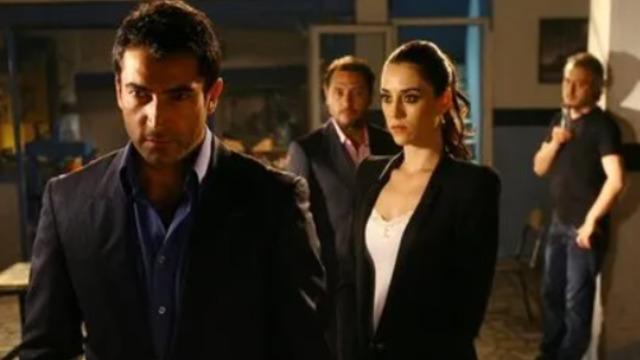 Ezel oyuncuları yıllar sonra bir araya geldi! Gözler onu aradı ama o yoktu...