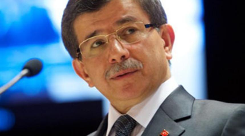 Davutoğlu'ndan ağır su&ccedil;lama