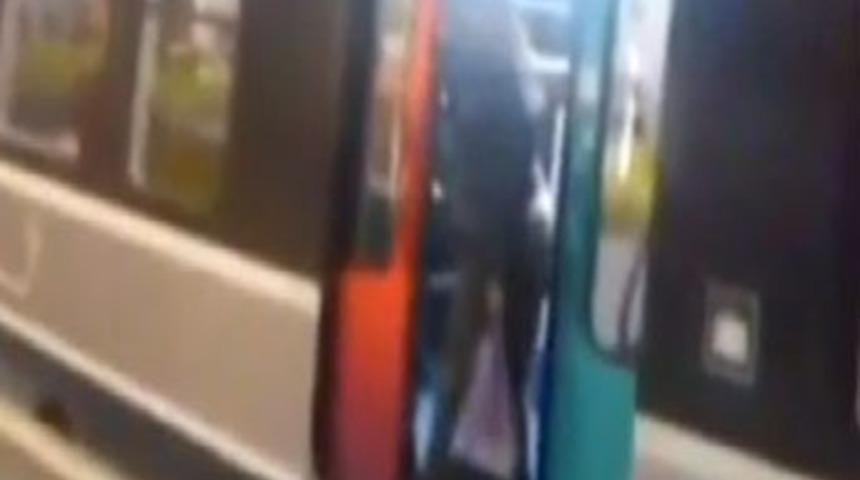 Metronun kalkmasını engelleyince...