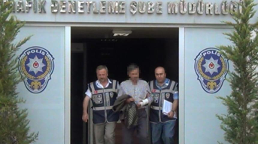 Cinayeti i&ccedil;ki sofrasında itiraf etti