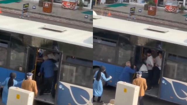 Yaşlıların otobüste acımasız kavgası! Peş peşe yumruklar savurdu: İzleyenler dehşete düştü