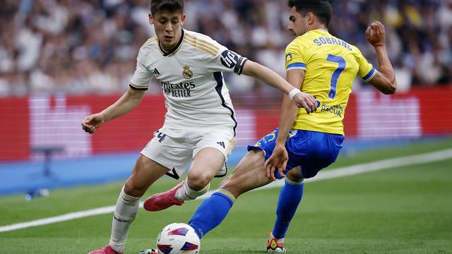 Arda Güler neler yaptı neler! Santiago Bernabeu tribünleri şaştı kaldı, taraftarlar yıldız ismi ayakta alkışladı