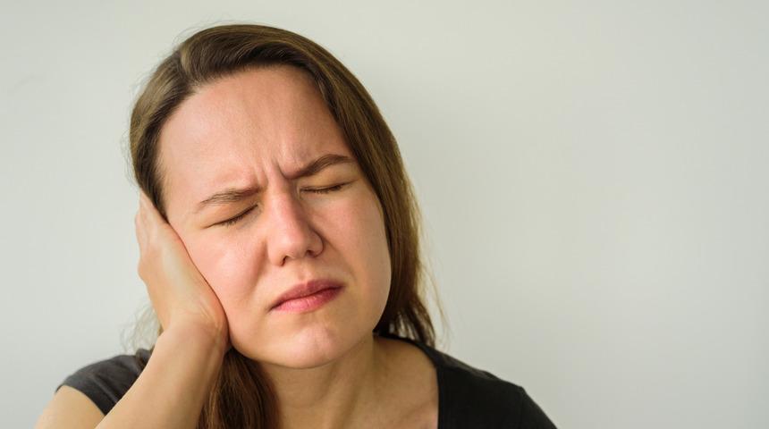 Kulak ağrısına ne iyi gelir? Kulak ağrısı neden olur, kulak ağrısı nasıl geçer?