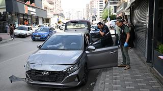 Adana'da silahlı saldırı dehşeti! Küçük çocuğuyla yoldan geçen kadın ensesinden vurularak öldü