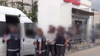 Yüklü miktarda döviz ve TL ile yakalandılar! 2 ilde göçmen kaçakçılarına operasyon