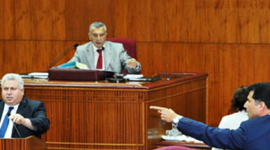 KKTC Meclisi&rsquo;nde bomba paniği