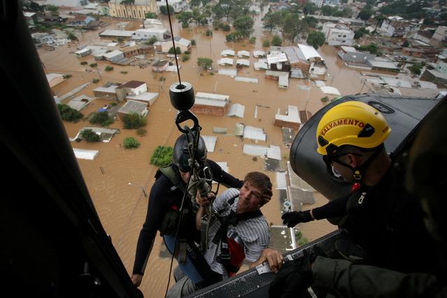 Brezilya'da sel felaketi! Ordu teyakkuza geçti: 55 kişi ölü, 76 kayıp... 640xauto