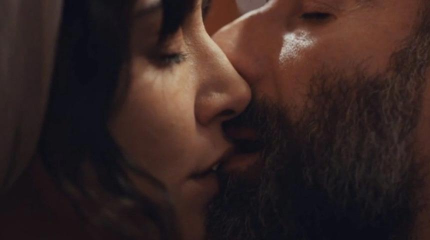 ‘Kızıl Goncalar’daki aşk gerçek oldu! Mert Turak ile Cemre Melis Çınar yakalanınca...