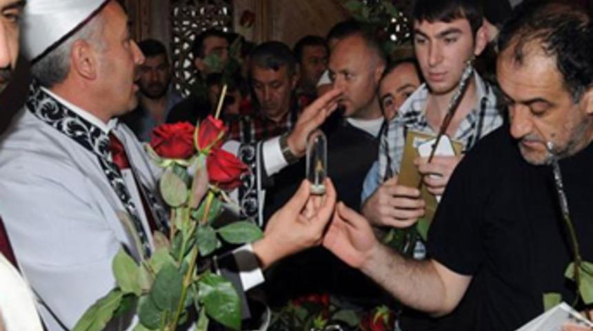 Havalimanında Sakal-ı Şerif heyecanı