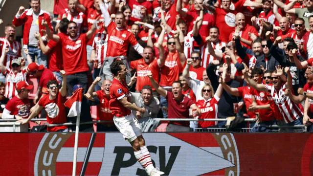 Hollanda’da şampiyon PSV Eindhoven!