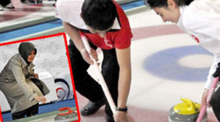 Gül curling oynadı