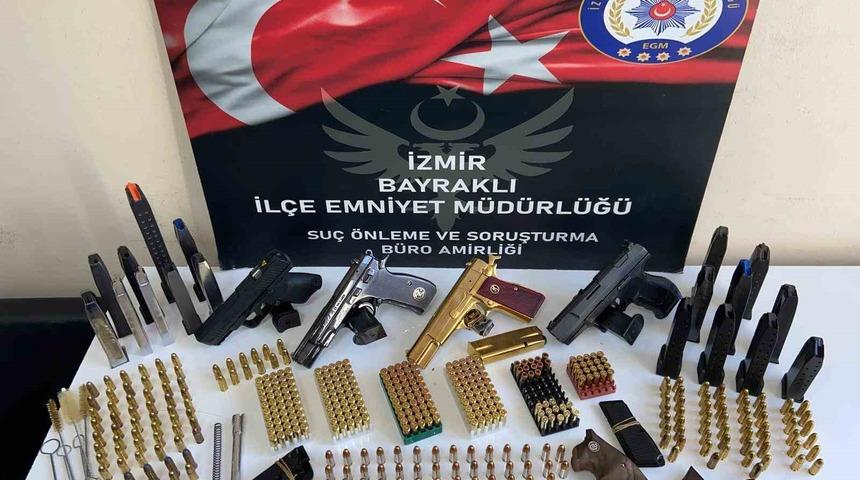 Evinden adeta cephanelik çıktı