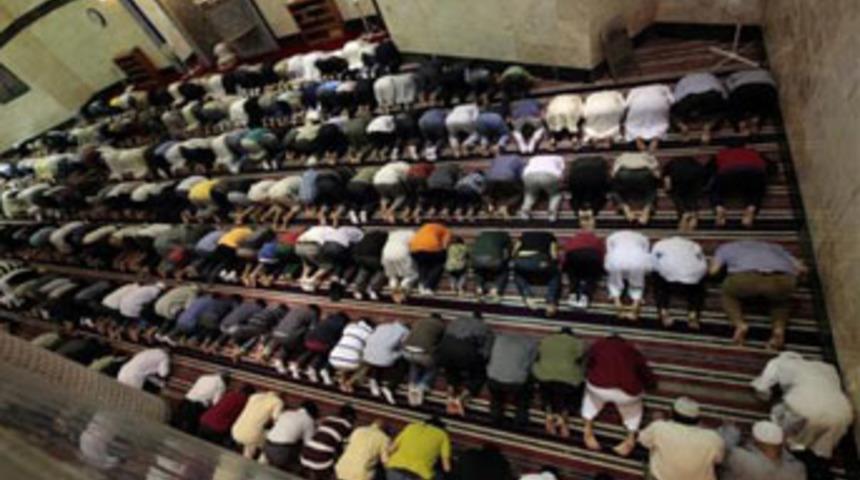 ABD'den &ccedil;arpıcı M&uuml;sl&uuml;man araştırması