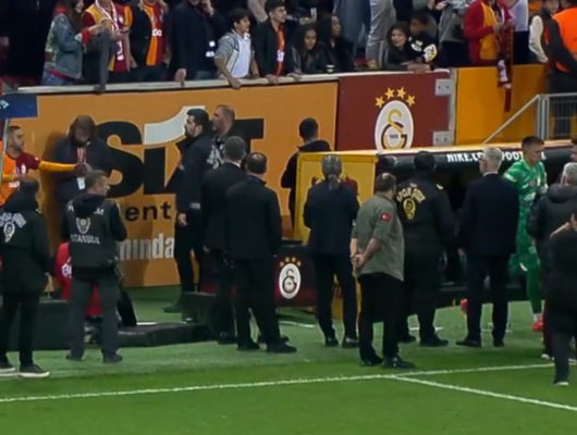 Muslera soyunma odasından çekti çıkardı, Ziyech ne olduğunu anlamadı!