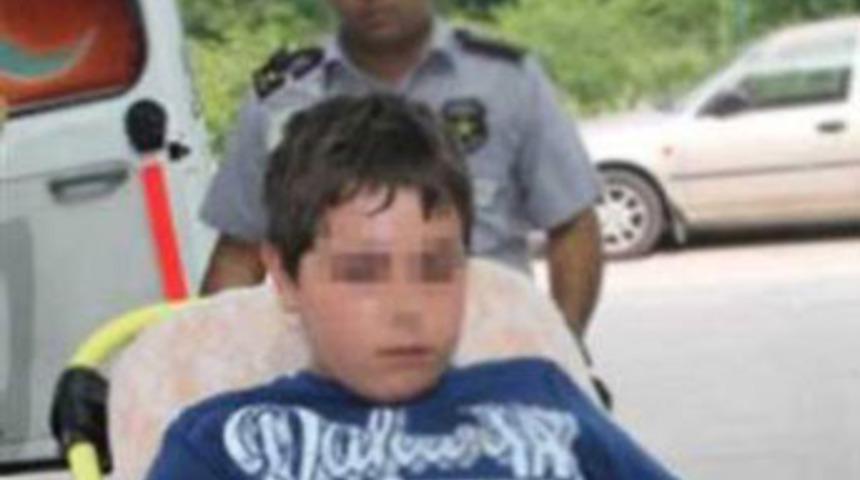 Annesinin dövdüğü çocuğu devlet aldı