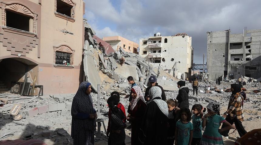 SON DAKİKA | İsrail ordusu Gazze'nin güneyindeki mahalleleri boşaltıyor