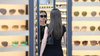 Yaz aylarının gelmesiyle kullanımı arttı! Uzmanlar uyardı: Göz sağlığını tehdit eden güneş gözlüğüne dikkat!