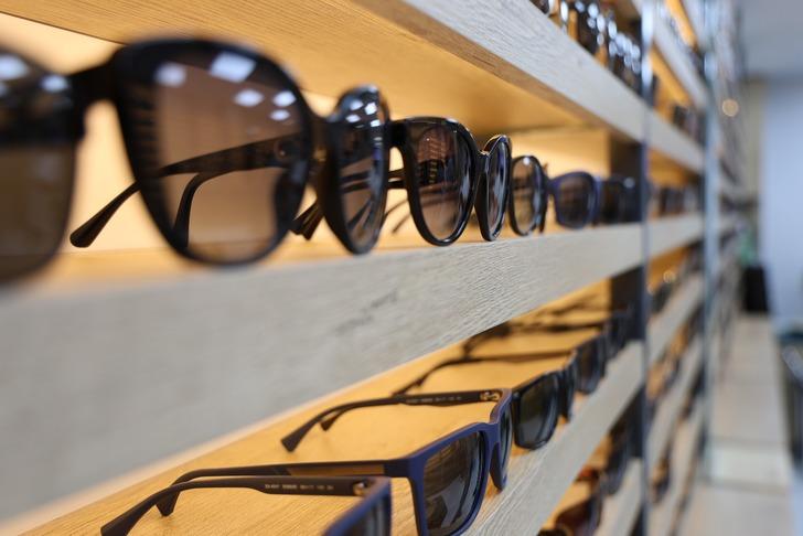 "BİZİM AÇIMIZDAN ÇERÇEVE ÖNEMLİ DEĞİL, CAMIN ÜSTÜNE OLAN ULTRAVİYOLE BLOKAJLARI"