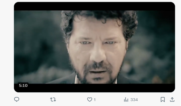 İlker Aksum'un Brad Pitt'e meydan okuması sosyal medyada dalga konusu oldu! "Abim sen Çarli ile takılırken..." G1