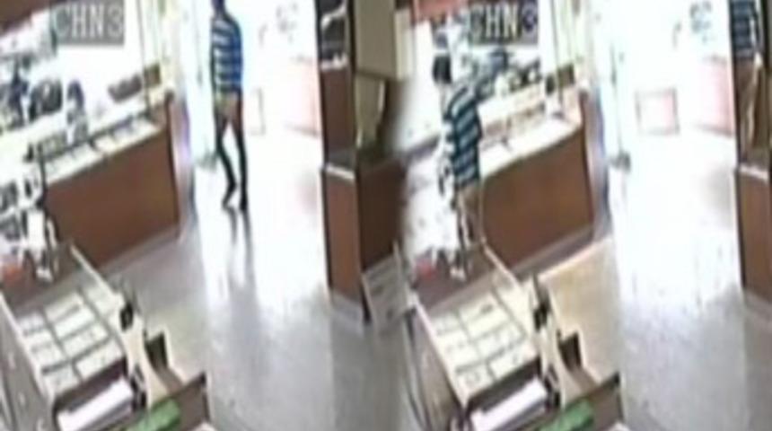 Anneler G&uuml;n&uuml;'n&uuml; hırsızlığa alet etti