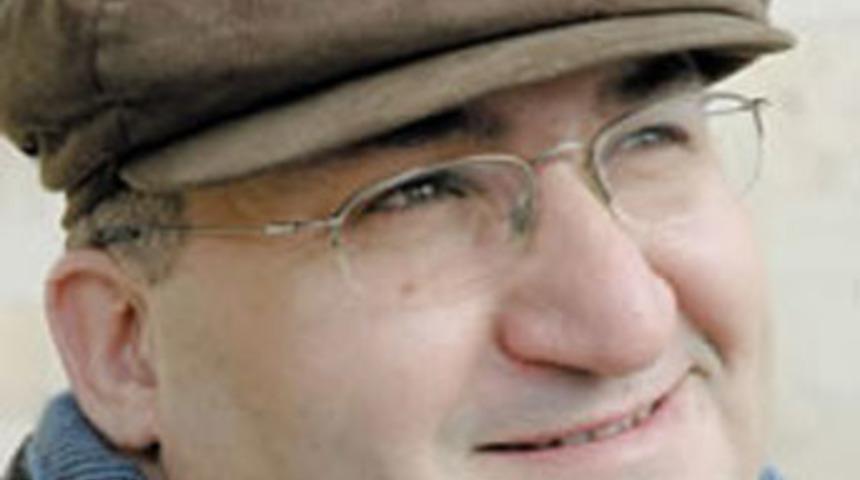 Hasta gazeteciye istifa baskısı