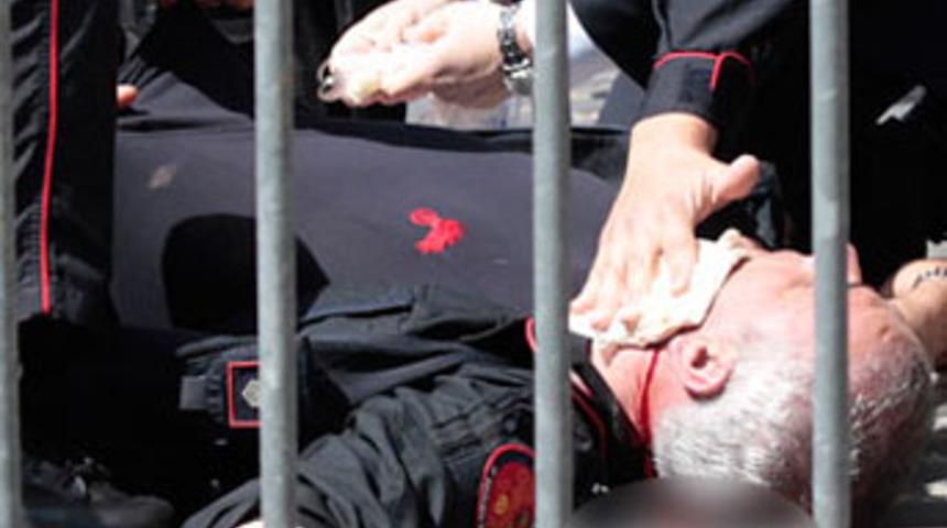 Başbakanlık sarayına silahlı saldırı