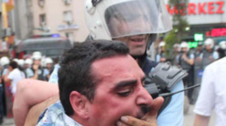 İzmir’de olaylı Suriye protestosu: 27 gözaltı