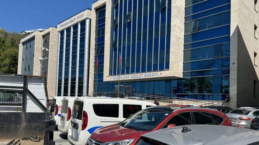 70 yaşındaki adam genç kızların uygunsuz fotoğraflarını çekti! Mahkeme serbest bıraktı