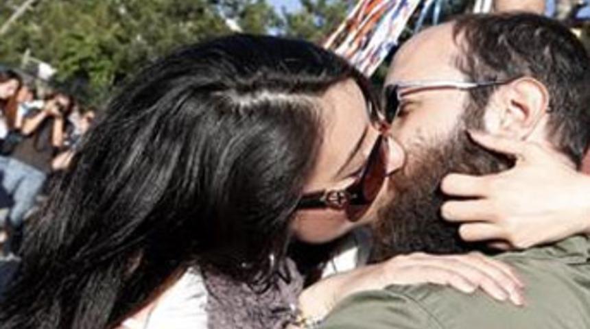 &Ouml;p&uuml;şme eyleminde kan aktı