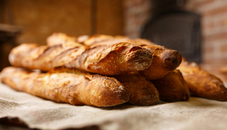 Dünyanın en uzun baget ekmeği rekoru kırıldı!