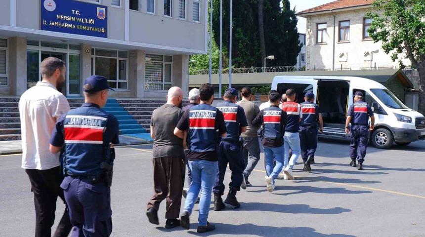 Mersin merkezli 8 ilde DEAŞ operasyonu: 11 tutuklama