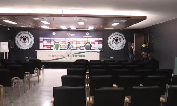 Maçın ardından basın toplantısına gitti, gördüğü manzara karşısında şoke oldu! Fenerbahçe Teknik Direktörü İsmail Kartal boş sandalyelere konuştu G1