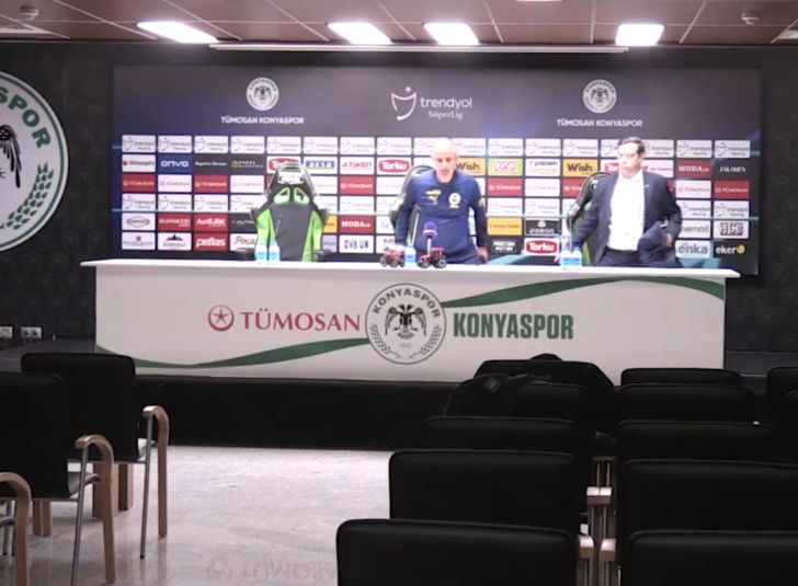 Maçın ardından basın toplantısına gitti, gördüğü manzara karşısında şoke oldu! Fenerbahçe Teknik Direktörü İsmail Kartal boş sandalyelere konuştu G5